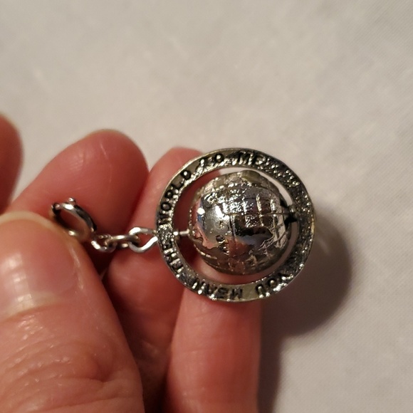 Vintage Monet spinning world charms - Picture 8 of 13